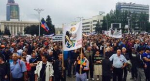 “No to war!” Thousands of miners protest Kiev’s crackdown on E. Ukraine