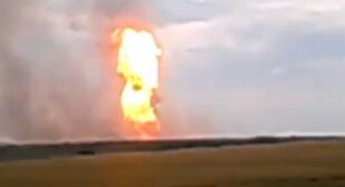 Gas transit pipeline explodes in E. Ukraine