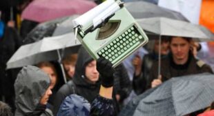 Old technology in NSA age: Typewriter sales surge in Germany