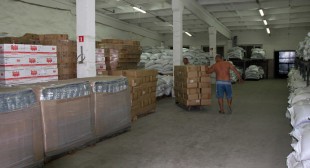 Russian humanitarian aid distribution begins in E. Ukraine