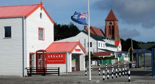 Argentina sues 3 UK oil exploration firms amid Falklands/Malvinas tensions