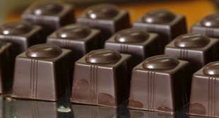 Yummy and healthy? Study finds chocolate lowers risk of heart disease, strokes