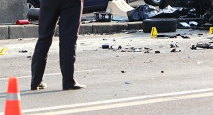 Porsche torn apart in central Moscow deadly crash (VIDEO)