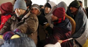 ‘We can’t do it!’ Bavaria sends busload of refugees to Merkel