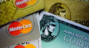 US credit card debt skyrockets, approaching $1 trillion