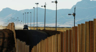 US Border Agents Scouring Travelers’ Electronic Devices at Record Clip