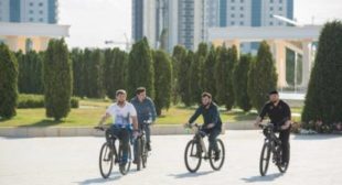Biking Kadyrov pedals for 40 km to inspect Chechen capital Grozny (VIDEO)