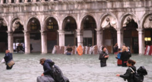 75% of Venice under water after unusually high tide strikes famed city (VIDEO, PHOTOS)