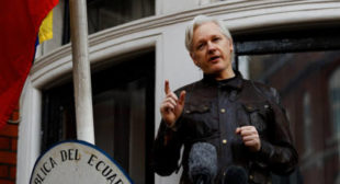 Trump Says He Doesn’t Know Anything About Assange Amid Alleged Secret Indictment