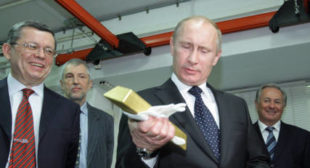 Russia Continues to Dump Dollar, Buying Up 31 Tonnes of Gold in Single Month