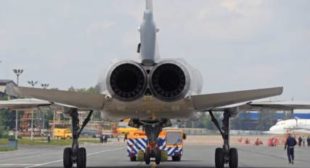 US Observers Wowed by Unusual ‘Sexy Blue Colour Afterburners’ of Russia’s Tu-22M3 Bomber 🎞️