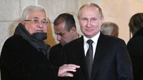 Putin returns fallen cap to member of Palestinian honor guard during Bethlehem visit 🎞️