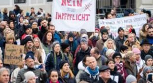 Anger and division in Austria as lockdown returns